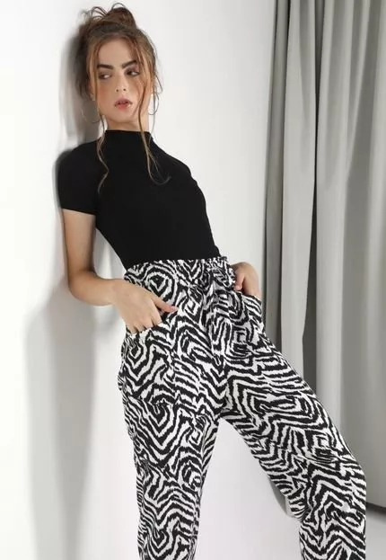 Blusa Forever 21 Canelada Preta - Compre Agora | Dafiti Brasil
