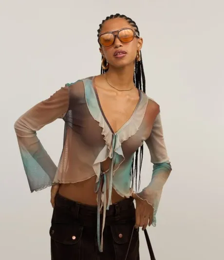 Blusa em Tule com Babados e Amarração em Estampa Degradê Multicores