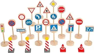 Small Foot 11736 Toys Wooden Traffic Sign Set Accessories for Wooden Vehicles and Railways for Children from 3 Years: Amazon.de: Toys