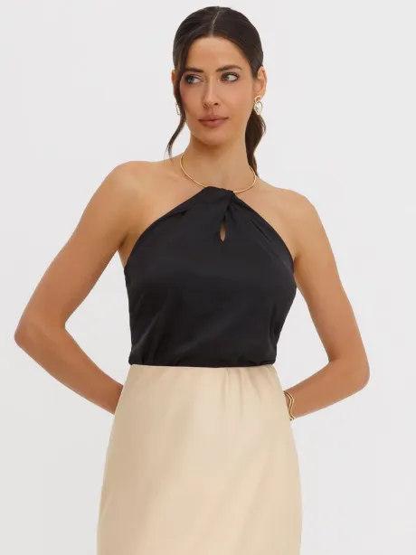 Blusa Cava Americana em Cetim Preto Mariane